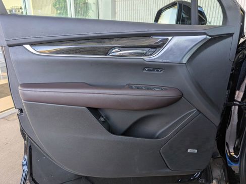 Used 2023 Cadillac XT6 Premium Luxury image 7