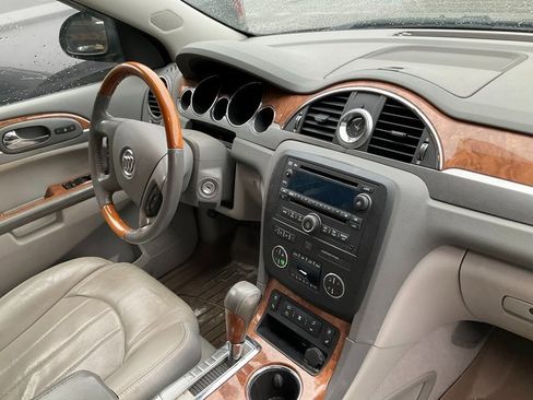 Used 2011 Buick Enclave CXL image 10