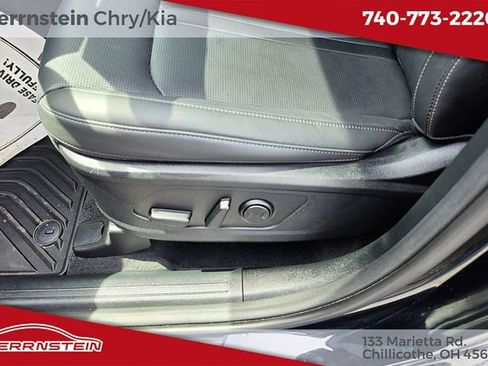 Used 2025 Kia Sorento S FWD image 10