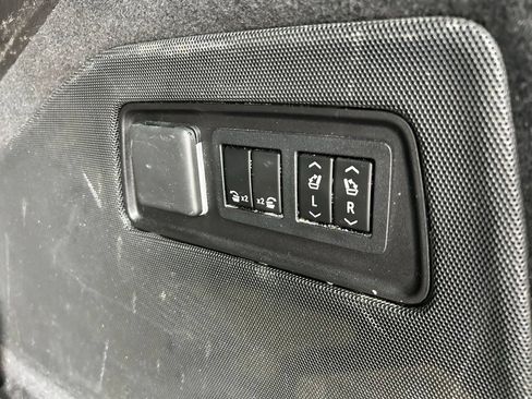 Used 2021 Cadillac Escalade Premium Luxury w/ Driver Assist Tech Package AWD/4WD image 47