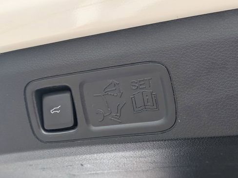 Used 2018 Ford Expedition Max Platinum image 14