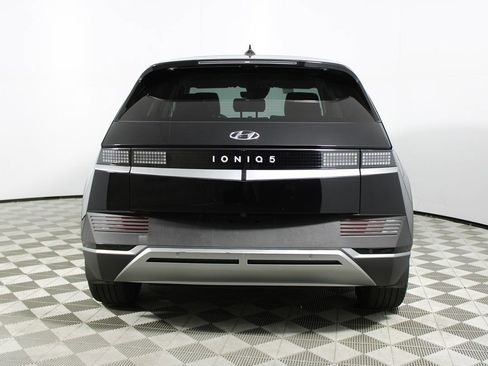 Used 2023 Hyundai Ioniq 5 SE image 33