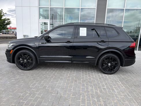 Certified 2022 Volkswagen Tiguan SE R-Line AWD/4WD image 3