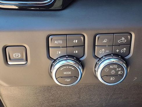 New 2026 GMC Sierra 2500 AT4 w/ AT4 Premium Plus Package image 18