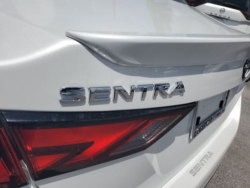 Used 2025 Nissan Sentra SR w/ SR Premium Package FWD image 18