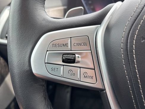 Used 2024 BMW X7 xDrive40i w/ Premium Package AWD/4WD image 8