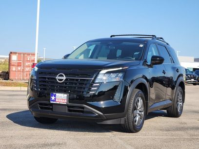 New 2026 Nissan Pathfinder SV