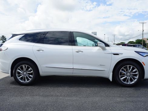 Used 2023 Buick Enclave Avenir AWD/4WD image 6