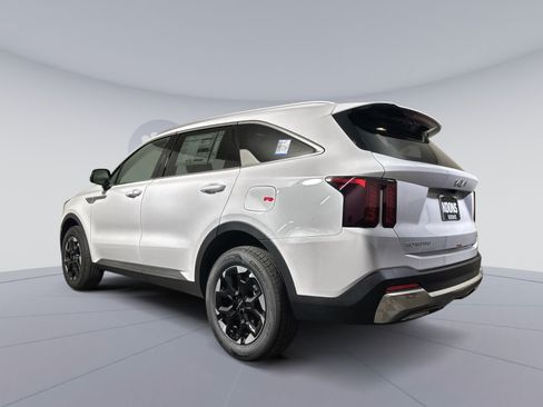 New 2026 Kia Sorento S AWD/4WD image 4