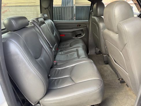 Used 2007 Chevrolet Silverado 2500 LT w/ Heavy-Duty Power Package image 30