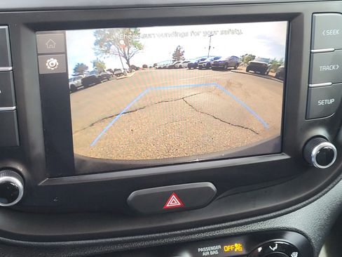 Used 2025 Kia Soul LX w/ LX Technology Package FWD image 29