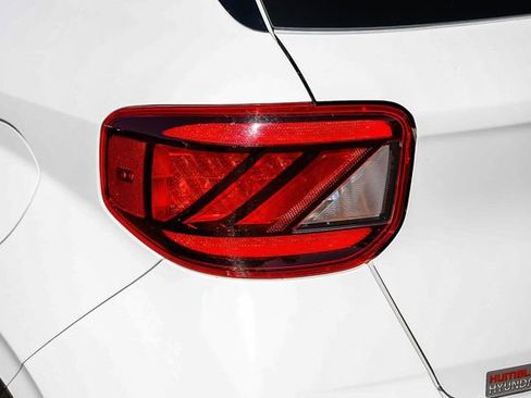 Certified 2023 Hyundai Venue Limited image 10