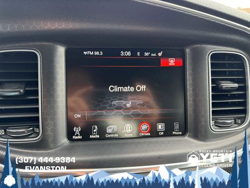 Used 2016 Dodge Charger SXT image 25