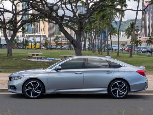 Used 2020 Honda Accord Sport image 2