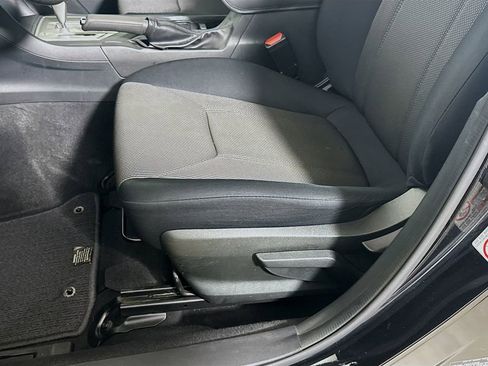 Used 2018 Subaru Crosstrek 2.0i image 17