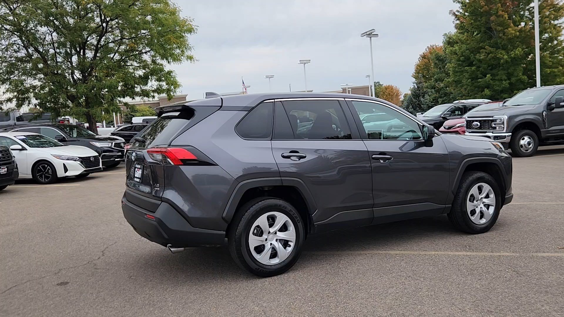 Used 2025 Toyota RAV4 LE AWD/4WD image 14