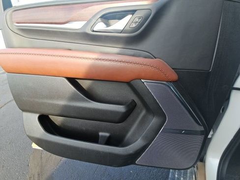 Used 2023 GMC Yukon Denali Ultimate image 10