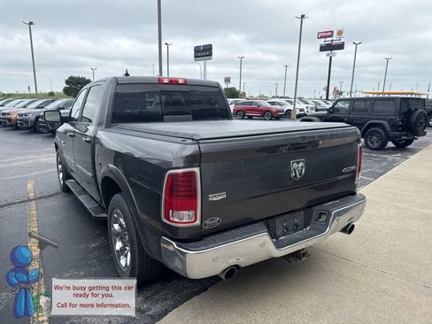Used 2017 RAM 1500 Laramie w/ Convenience Group AWD/4WD image 3