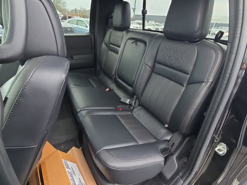 Used 2022 Nissan Frontier PRO-4X w/ Pro-4X Premium Package image 7