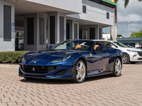 Used 2019 Ferrari Portofino image 25
