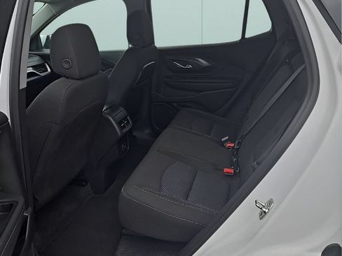 Used 2024 GMC Terrain SLE FWD image 15
