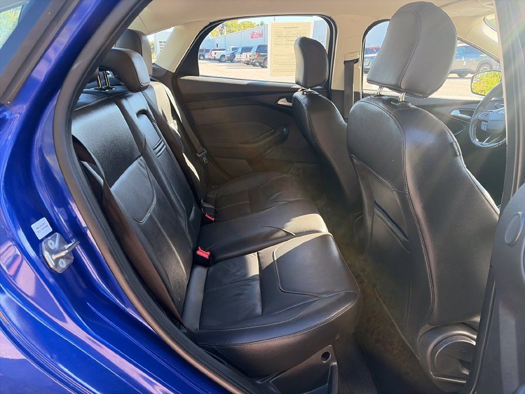 Used 2015 Ford Focus Titanium FWD image 39