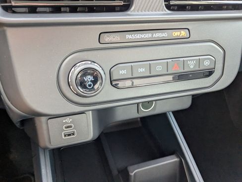 New 2025 Ford Maverick XL w/ Equipment Group 101A image 23