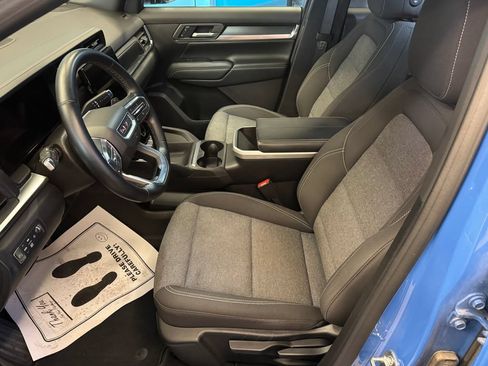 Used 2025 GMC Terrain Elevation AWD/4WD image 19