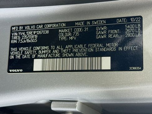 Used 2023 Volvo XC60 B5 Plus image 40