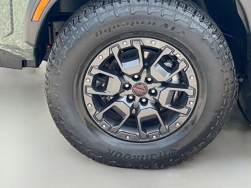 Used 2022 Nissan Frontier PRO-4X w/ Pro-4X Premium Package AWD/4WD image 32