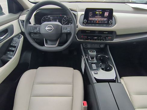 Certified 2026 Nissan Rogue SV w/ SV Premium Package image 28