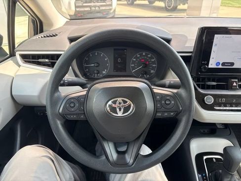 Used 2025 Toyota Corolla LE FWD image 14