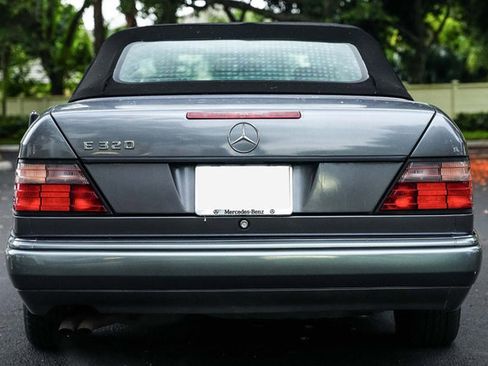 Used 1995 Mercedes-Benz E 320 Convertible image 17