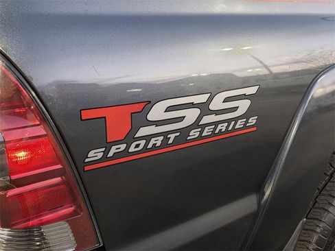 Used 2015 Toyota Tacoma PreRunner w/ SR5 Package image 30