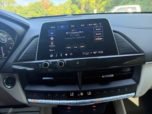 Used 2023 Cadillac CT4 Luxury RWD image 24