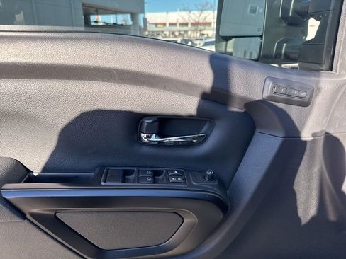 Used 2024 Nissan Titan PRO-4X w/ Pro-4x Convenience Package image 38