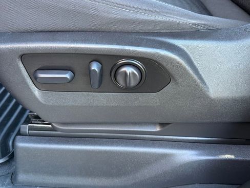 Used 2022 Chevrolet Silverado 1500 Custom w/ Safety Confidence Package image 30