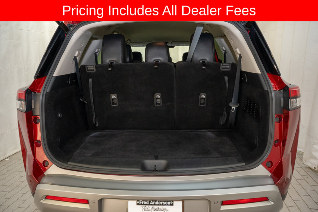 Used 2023 Nissan Pathfinder SL AWD/4WD image 5