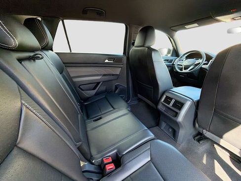 Used 2022 Volkswagen Atlas Cross Sport SE image 26