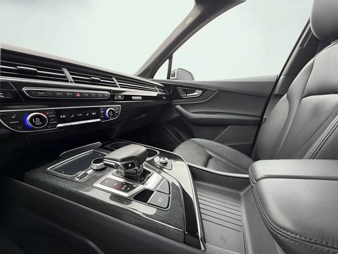 Used 2019 Audi Q7 3.0T Prestige AWD/4WD image 56