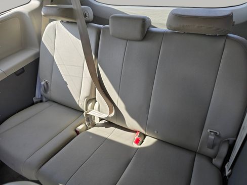 Used 2016 Toyota Sienna XLE Premium FWD image 31