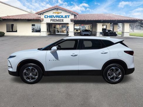 Used 2025 Chevrolet Blazer LT FWD image 5