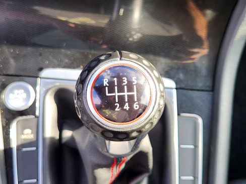 Used 2017 Volkswagen GTI Autobahn image 13