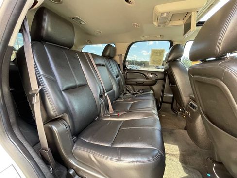 Used 2014 Chevrolet Tahoe LT w/ Luxury Package RWD image 28
