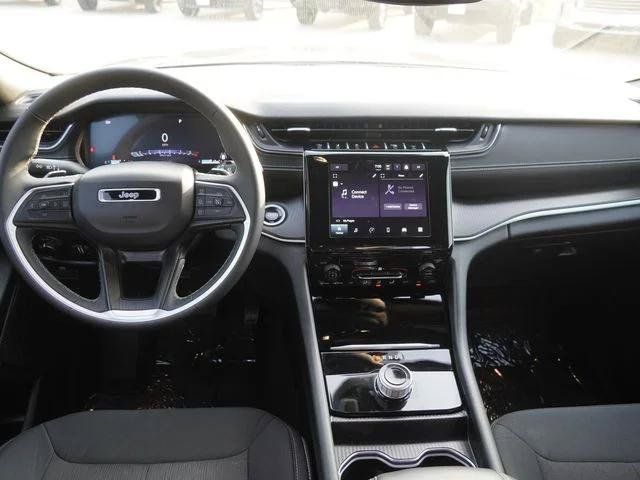 Certified 2024 Jeep Grand Cherokee Laredo RWD image 14