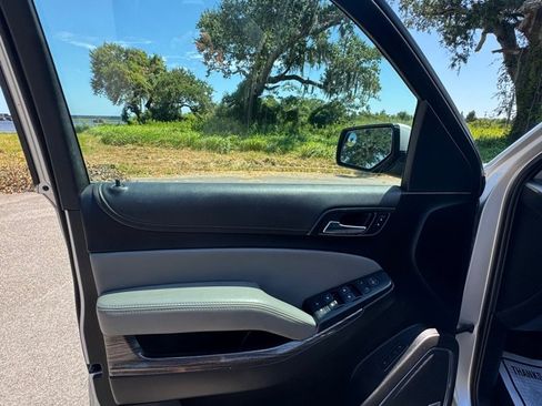 Used 2019 Chevrolet Tahoe LT image 9
