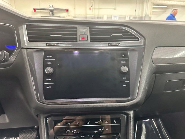 Certified 2023 Volkswagen Tiguan SE AWD/4WD image 5
