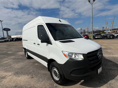 Used 2019 Mercedes-Benz Sprinter 1500 image 1