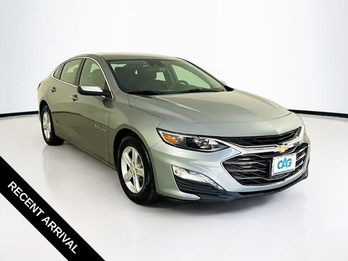 Used 2024 Chevrolet Malibu LT FWD image 1