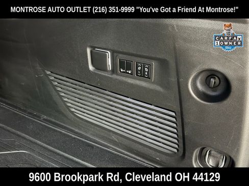 Used 2023 GMC Yukon XL SLT w/ SLT Premium Package image 44